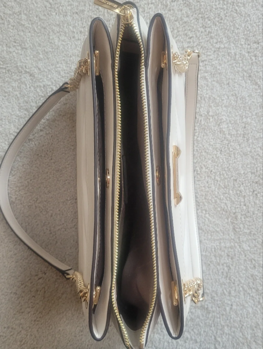 Chic Michael Kors Whitney Light Cream Quilted Leather Medium Chain Shoulder Tote